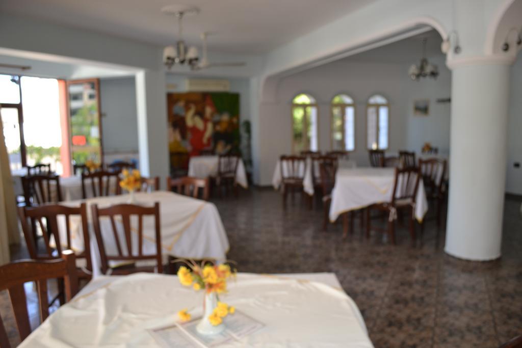 Hotel Alpine Vlorë Exteriör bild