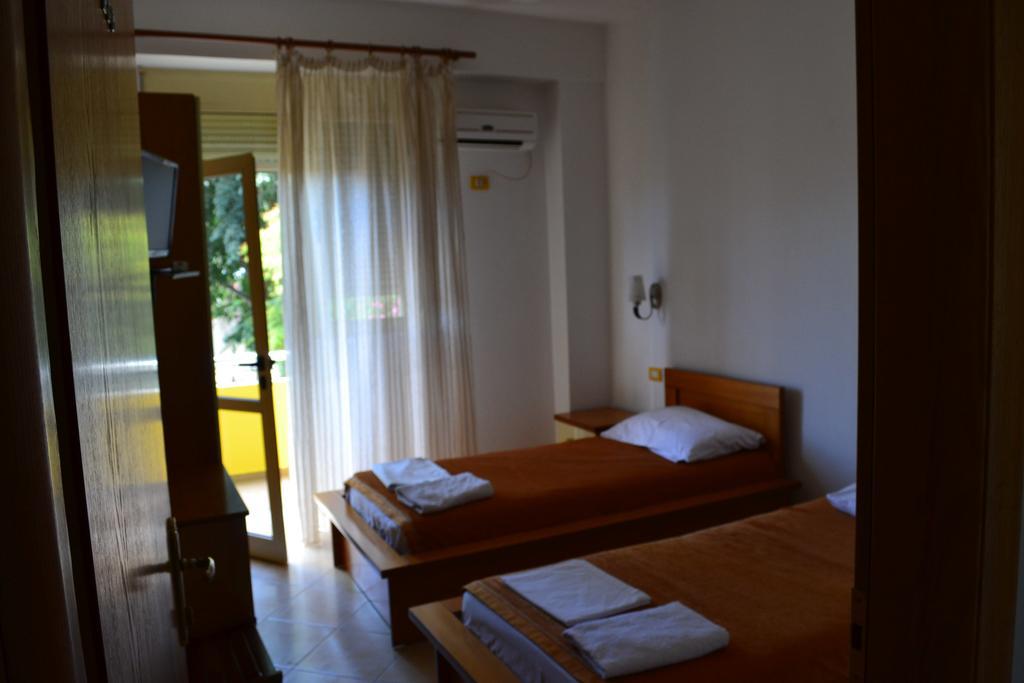 Hotel Alpine Vlorë Rum bild